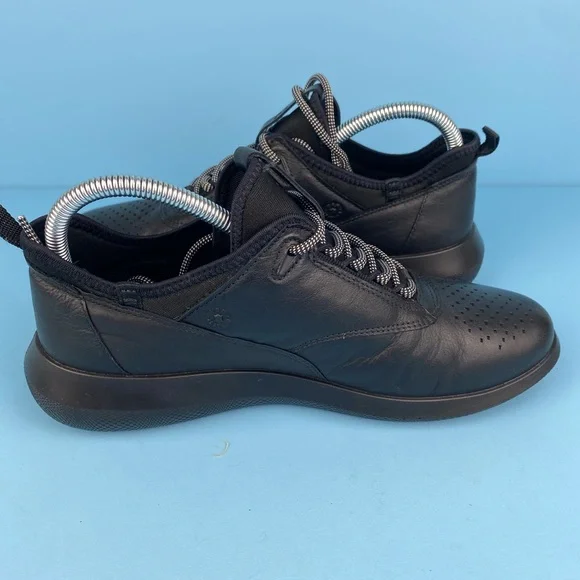 Ecco Black Leather Shoes. - Picture 5 of 12
